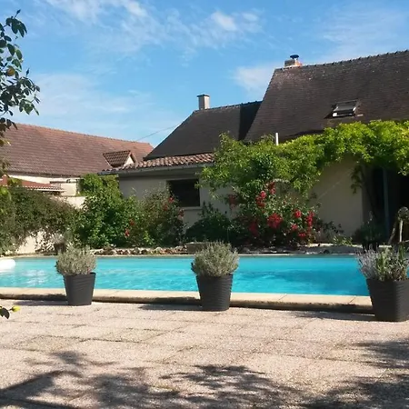 La Girauderie Farmhouse *